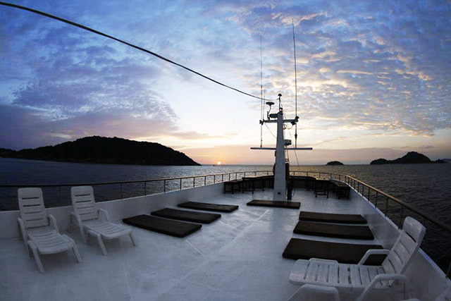 hallelujah-sun-deck