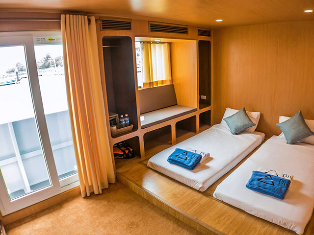 Dive Race Class E Deluxe Cabin
