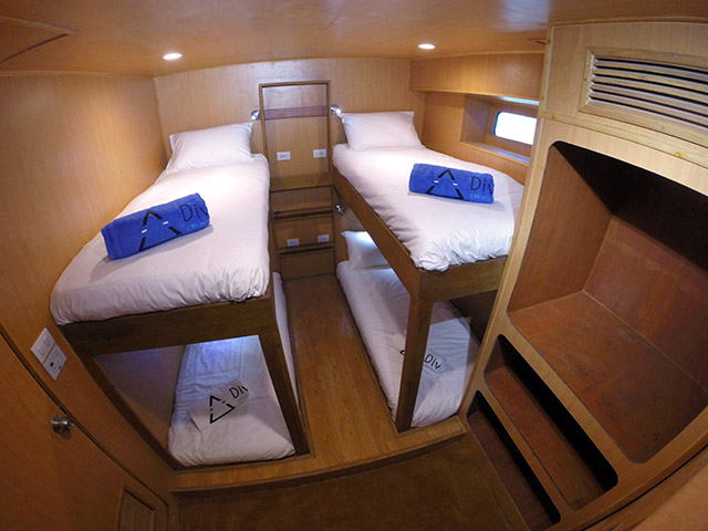 Diverace Class E Twin Cabin