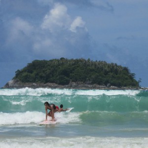 location de planche de surf a kata beach