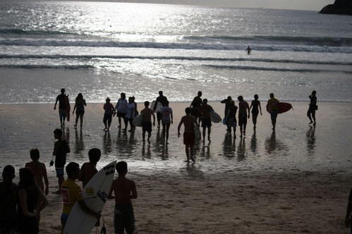 rent a surfboard at kata