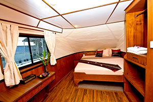 White Manta CAbine Deluxe Twin