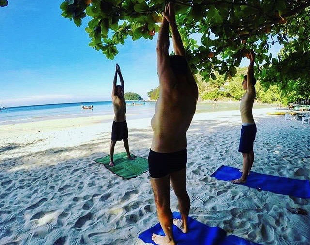 phuket freediving beach stretching